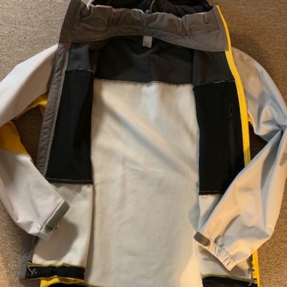 Mountain Equipment Co-op Soft Shell - Picture 6 of 8